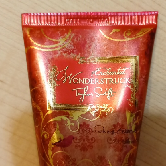 Taylor Swift Enchanted Wonderstruck Scented Body Lotion 50ml - Picture 2 of 4
